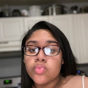 Meet your Posher, Natasha